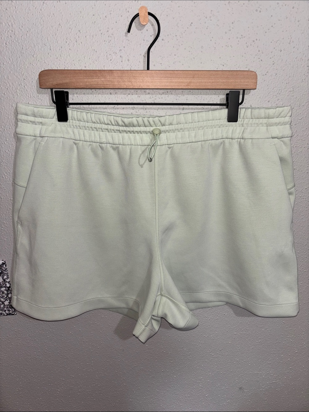 Lululemon - Soft Streme 4” High-Rise Short in Dewy green (Size 14)